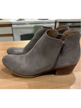 Women's Lucky Brand Gray Suede Perforated Ankle Boots & Booties Size 8